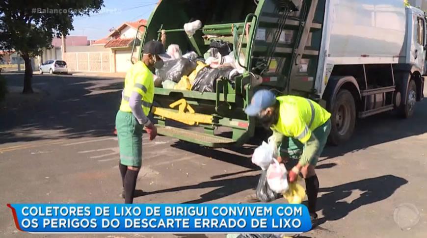 Coletores de lixo de Birigui convivem com os perigos do descarte errado de lixo.