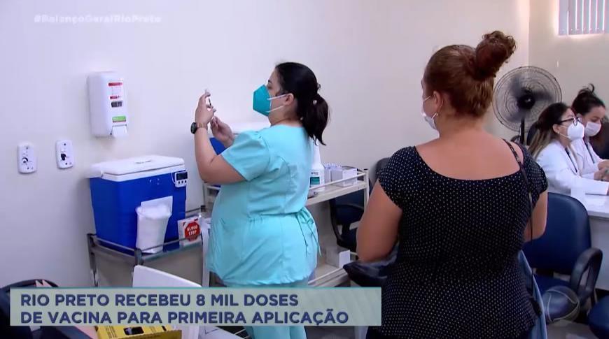 Rio Preto recebe 8.000 doses de vacina contra Covid-19