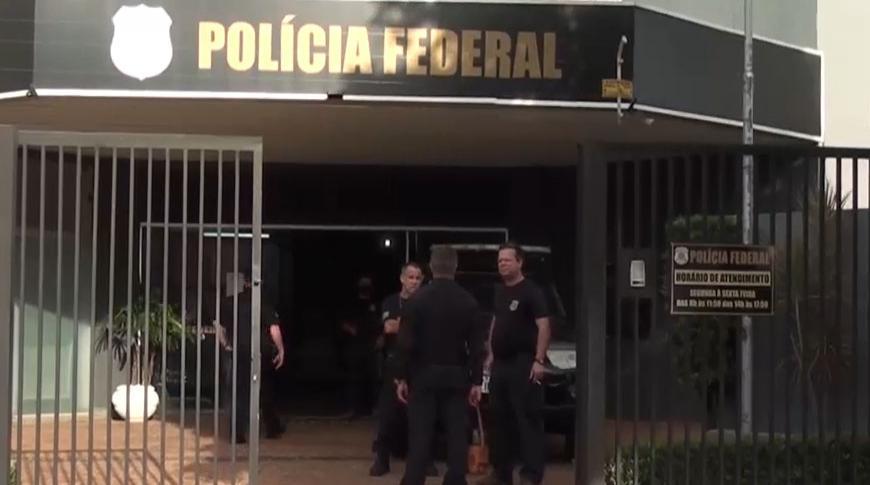 Operação da Polícia Federal prende suspeitos de fraldar o auxílio emergencial