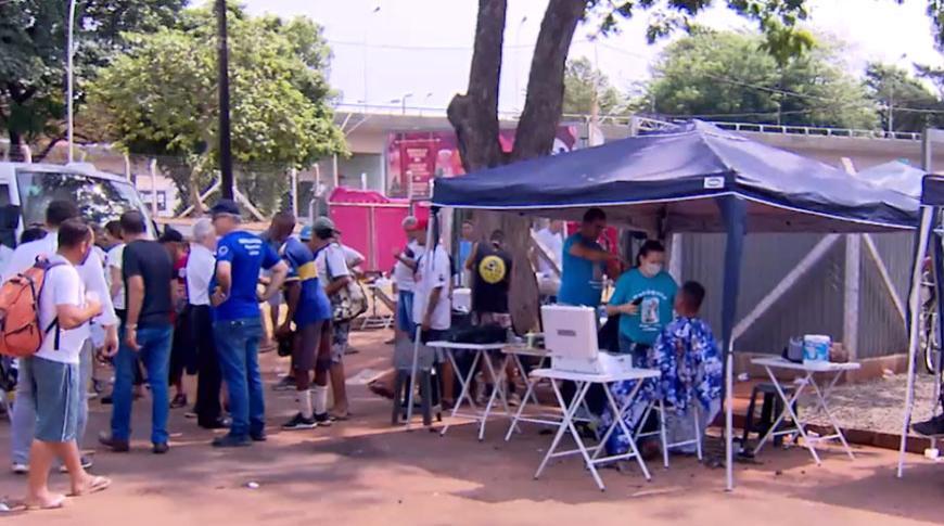 Pessoas em situação de rua receberam atendimentos de diversas especialidades em Rio Preto