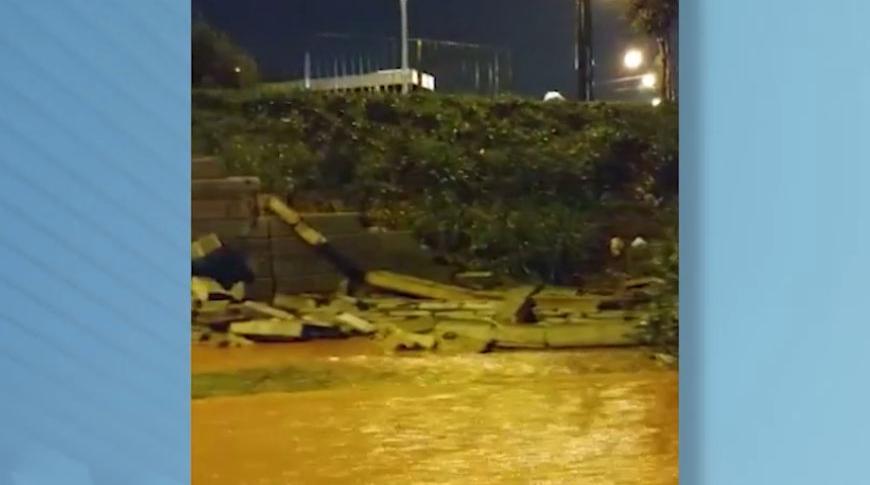 Chuva forte provoca estragos em Rio Preto