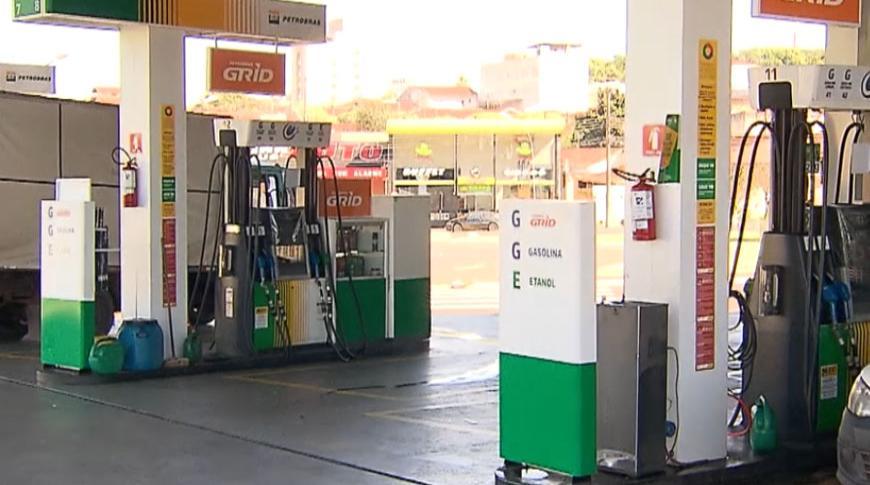 Petrobras anuncia redução no preço da gasolina e gás