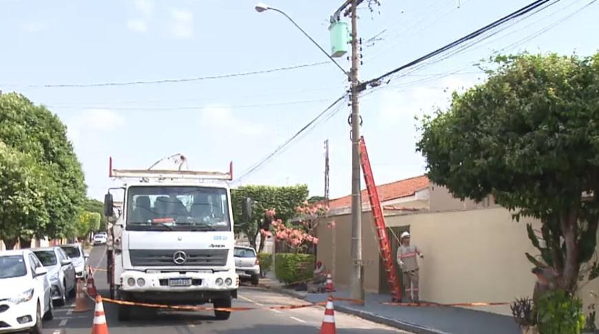 Comerciantes sofrem com os prejuízos da falta de energia em bairro de Rio Preto