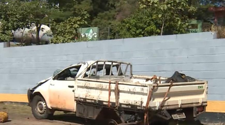 Caminhonete carregada com mel capota em Regente Feijó