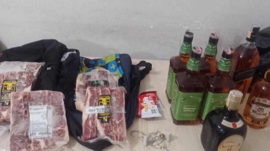 Trio é preso suspeitos de furto em supermercado