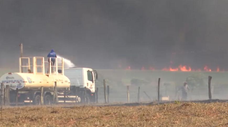 Ubarana moradores saem de casa por causa de incêndio