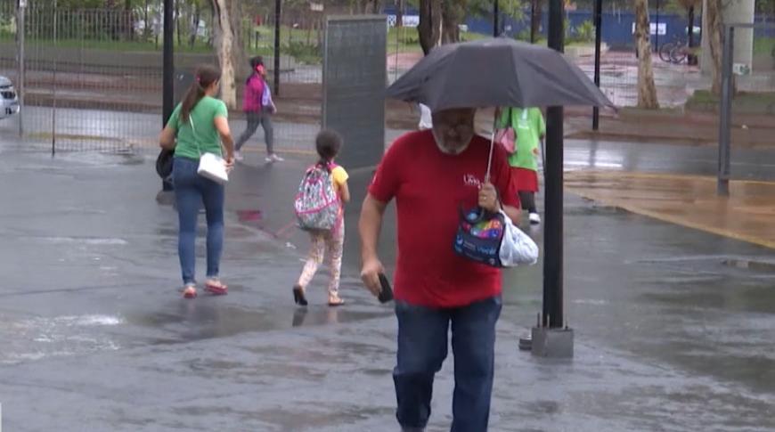 Crise no abastecimento de água continua, após chuva