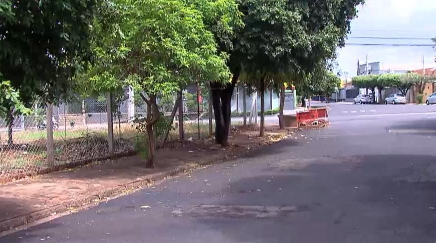 Homem tenta matar a companheira na frente do filho em Rio Preto