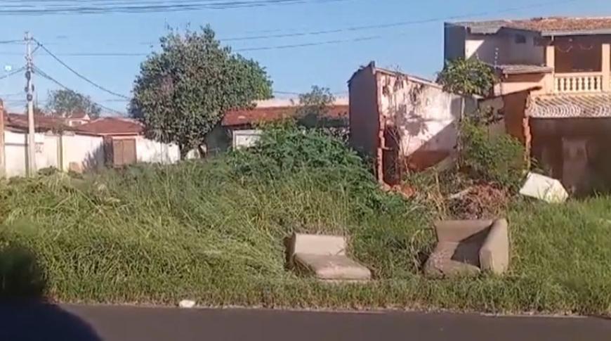 Flagrou Tá na Record, moradores reclamam de imóvel abandonado