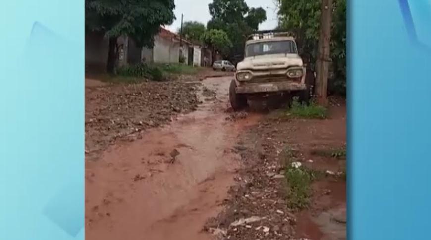 Flagrou Tá na Record, moradores reclamam de infraestrutura das ruas