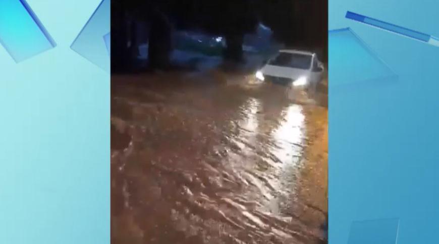 Forte chuva causa transtornos em Nova Granada