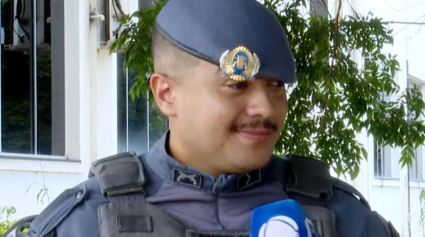 Policial salva uma vida às vésperas do Ano Novo