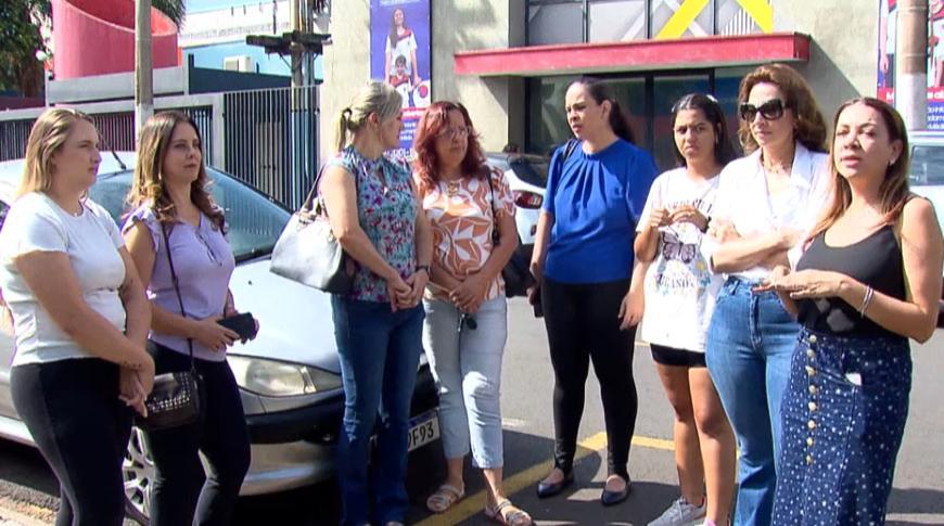 Professores e pais reclamam de colégio em Rio Preto