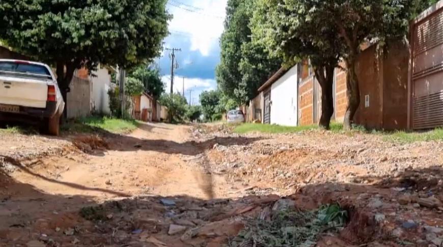 Moradores reclamam da falta de infraestrutura em bairro